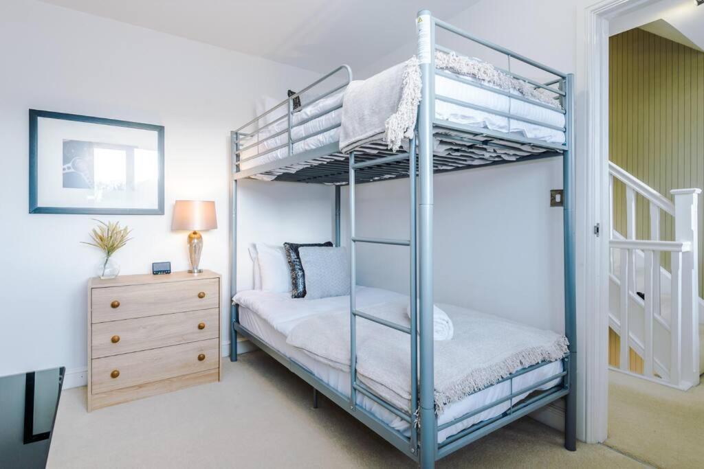 Stylish Townhouse Chester City Centre With Parking Zewnętrze zdjęcie
