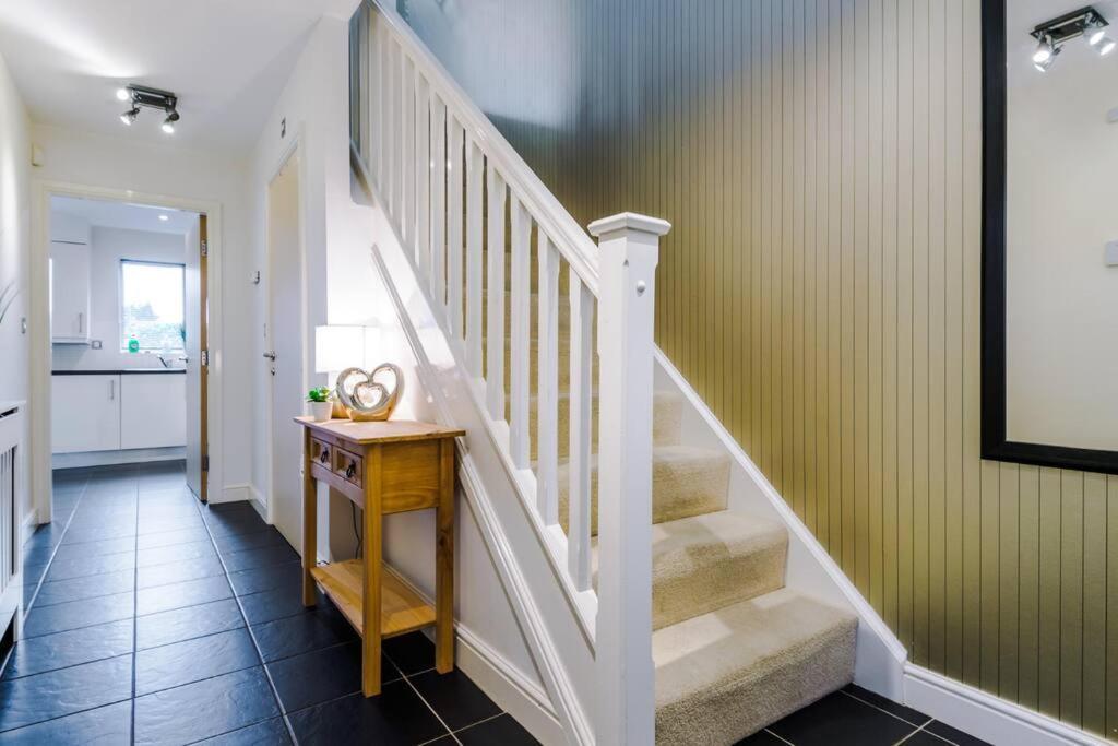 Stylish Townhouse Chester City Centre With Parking Zewnętrze zdjęcie