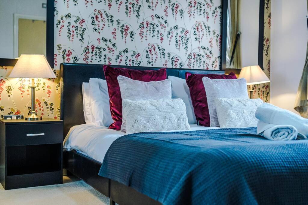 Stylish Townhouse Chester City Centre With Parking Zewnętrze zdjęcie