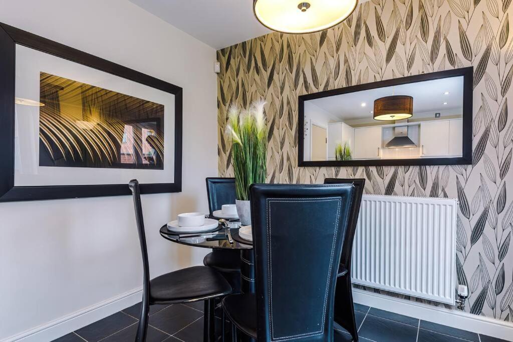 Stylish Townhouse Chester City Centre With Parking Zewnętrze zdjęcie